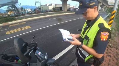 沒待轉號誌!高雄騎士左轉遭攔 警要開單:有問題可申訴…一查軟化了