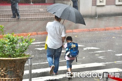 屏東「超大豪雨」警戒！全台20縣市防豪大雨⋯梅雨鋒面威力今最強