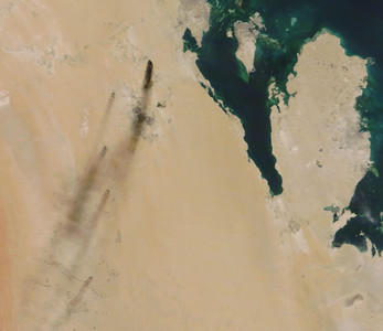 NASA曝沙國煉油廠大火「黑煙飄超遠」　彭博解析關鍵：人人害怕的事發生了