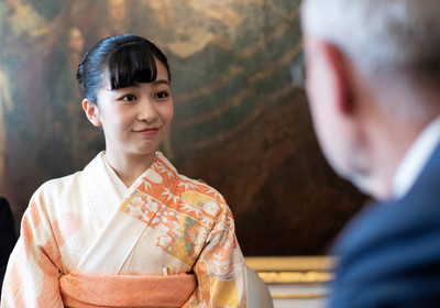 日本最美公主穿「淡橘和服」甜笑　出訪奧地利慶建交150週年