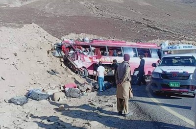 巴基斯坦遊覽車直撞山壁22死　上月同地才出事…釀24死