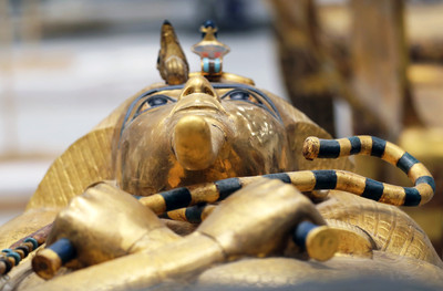 守護神雕像加持圖坦卡門展　吸142萬人創法國史上最高紀錄
