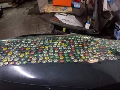 機車坐墊貼「圖釘海」防浪貓!愛貓人PO網怒罵:太誇張了 網分2派戰翻