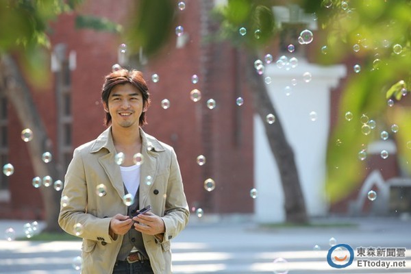 etfashion 影剧   陈柏霖以《我可能不会爱你》拿下金钟奖戏剧最佳男