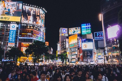 日驚現隨機砍人案！清晨新宿停車場「男子濺血倒地」