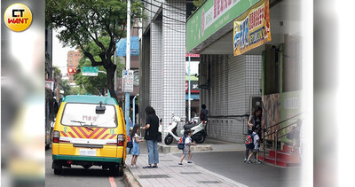 新北知名幼兒園爆「超收學童塞密室」！無良餵食「200孩童搶60顆蛋」…見媽就哭餓