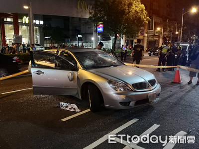 高雄治安又爆了！國慶連假「雙B鬧區飛車追逐」　10惡煞「棒穿玻璃」砸毀