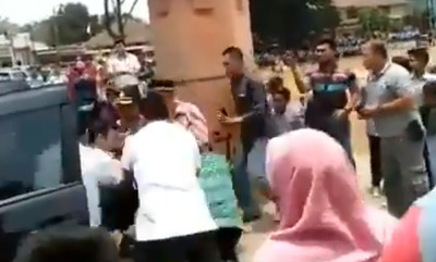 快訊／印尼安全部長遇襲緊急送醫！揮刀男遭警壓制在地　最新影片曝光