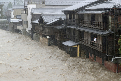 日本61年最強颱！暴力降雨灌破1000毫米　哈吉貝累積2死90傷、797萬人接疏散通知