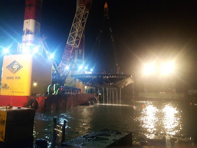 南方澳斷橋拆除圓滿完成　5日晚漁港航道恢復100公尺寬通行