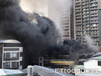 快訊／北市木柵民宅竄火光！現場濃黑煙漫天...夫妻抱1歲嬰奔3樓喊：救命