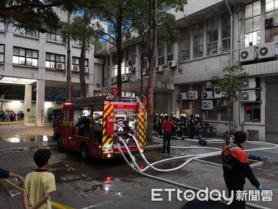 快訊／台科大火警！工程一館突冒火光　師生急疏散