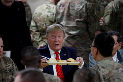 川普突訪阿富汗與官兵共吃感恩節大餐：和塔利班恢復談判