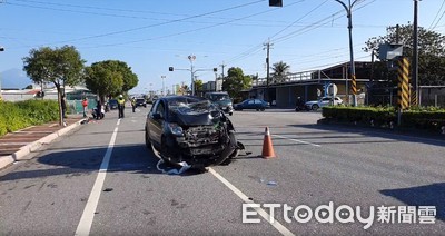 申請紅綠燈沒下落！吉安雙載機車「路口遭撞飛10m」2重傷　婦一度沒心跳