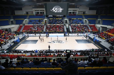 SBL/FIBA高規格地板登場 開幕戰球員卻嫌「滑」