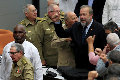 43年來古巴任命新總理「分擔總統工作」　大權仍由共產黨、軍隊掌握