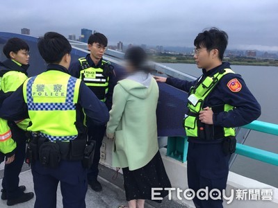 失業女遇房東猛催房租欲跳河尋短　「我們很需要妳」警喊話拉回命