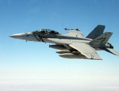 AGM-158C反艦導彈正式投入服役,大黃蜂戰鬥機首架