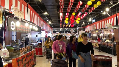 想玩日本不用飛出國！夢時代「日本童話美食村」吸引民眾朝聖