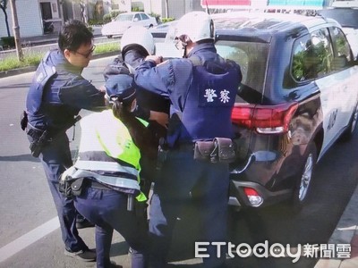 善警防搶演練 展現攔圍捕打擊犯罪實力