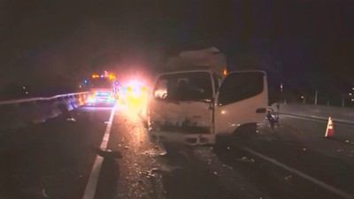 國三8車連環撞！貨車駕駛疑下車查看…慘遭爆頭慘死路肩