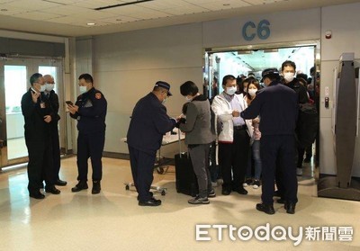 全台超量攜帶口罩出境　20天攔下15萬片！航警支援嚴格把關