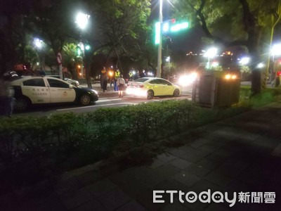 高雄狂男拒檢！下秒衝撞警車「遭回敬5槍」　一查身分原因曝光