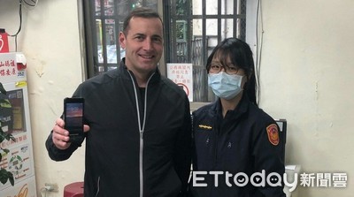 來台自由行5天醉翻...手機掉小黃　美國男讚俏女警：人美心也美