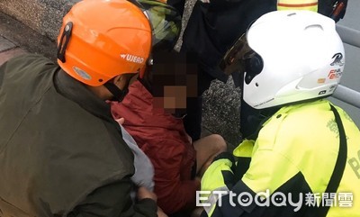 不想成為你的負擔…罹癌女準備跳進新店溪！老公淚崩喊話：我會永遠陪妳