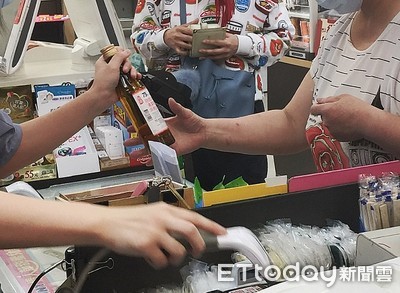 OK買得到「台酒75%防疫酒精」了！全家明天10:00全門市統一開賣