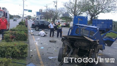 快訊／花蓮台9線重大車禍！貨車後斗爛成廢鐵　殘骸碎屑噴飛20m↑…警消急救