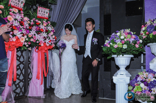 郭苇昀与老婆的结婚照图片