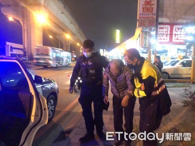 失智翁寒風中走失險失溫　林口警靠這「關鍵手鍊」救神援