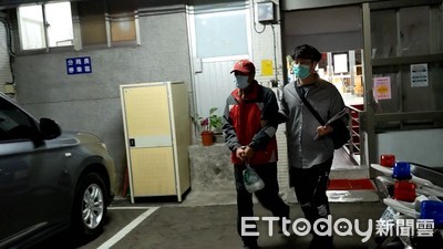 北桃7家當鋪中招！2男拿假金項鍊得手30萬　落網辯「亡母給的」