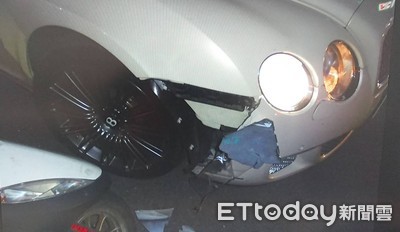 10萬與1400萬的對決！機車與賓利雙跑碰撞　修理費破百萬...網驚：2輪完勝