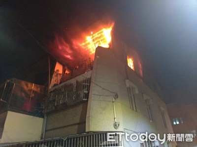 台南東區富農街民宅火警　3樓加蓋鐵皮屋的佛堂燒燬