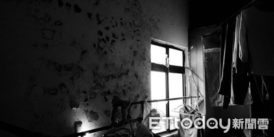 沒繳1.8萬罰款「家被法拍了」　他打零工養2兒女與老母親…餐餐吃泡麵+醬瓜