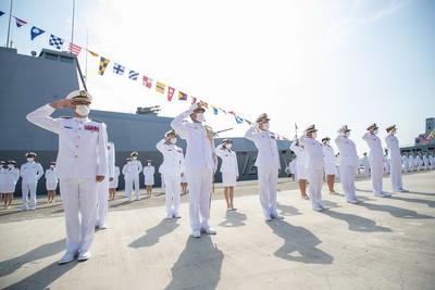 防軍艦爆發群聚感染　國軍急召700名官兵檢疫所晚點名