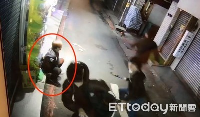 20黑衣人西門町刀棍對戰！1人慘被斷指...只因1萬元債務喬不攏