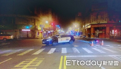 台南婦中風！駕駛見警狂按「趴趴趴」　警火速開道送醫