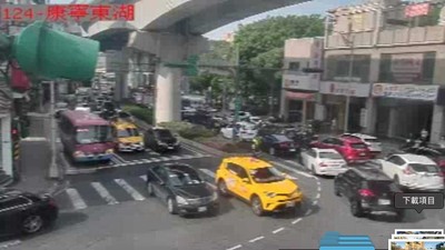 快訊／東湖康寧路「一大早塞爆」！　網友哀號：卡在公車上30分鐘