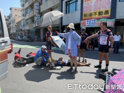 快訊／高雄鼓山機車騎士碰撞　「3人濺血」倒地受傷