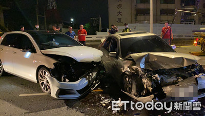 銀車凌晨逆向開上百齡橋　對撞福斯害一家5口傷...駕駛竟棄車逃跑