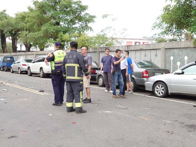 嘉義離奇車禍！休旅車駕駛「沒穿衣服」落跑　目擊者驚：隱形斗蓬加身