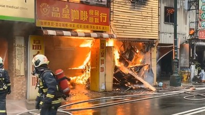 抓到了！台中中華路夜市遭縱火「整排黑夜燒到白天」　金髮男落網