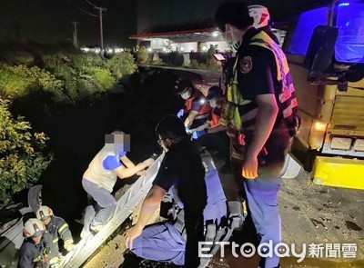 男開車癲癇發作衝路旁3公尺深水溝　「翻成四腳朝天」警急救