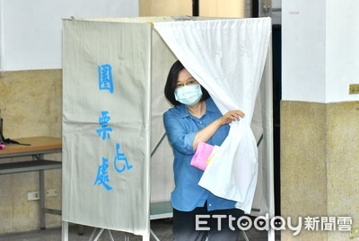 大太陽帶動投票率！何博文陪「蔡主席」投票　蔡英文笑：你一定當選！