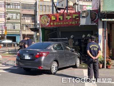 疑夫妻吵架！台南男衝撞小吃店　汽油、瓦斯秒外洩…她血流全身送醫