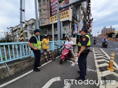 媽媽不買機車給她...屏東女欲跳橋　警及時阻憾事發生