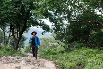 登山該怎麼著裝？專家教你正確「3層穿法」　棉質衣物、斗篷雨衣都NG